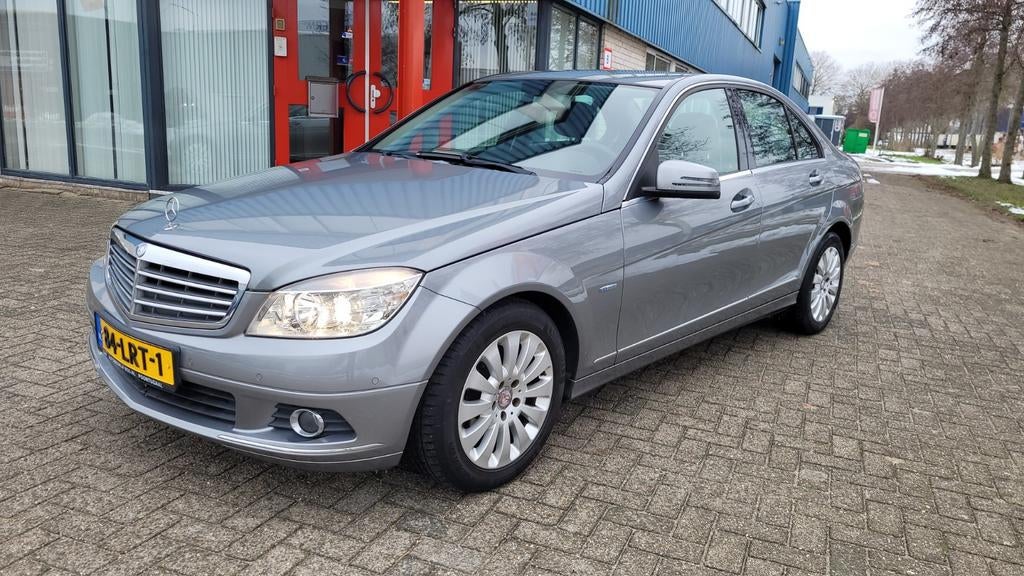 Mercedes-Benz C-Klasse 1.6 C180 Kompr Sedan 2010 nette auto!, Auto's, Mercedes-Benz, Handgeschakeld, Sedan, Parkeersensor, 5 stoelen