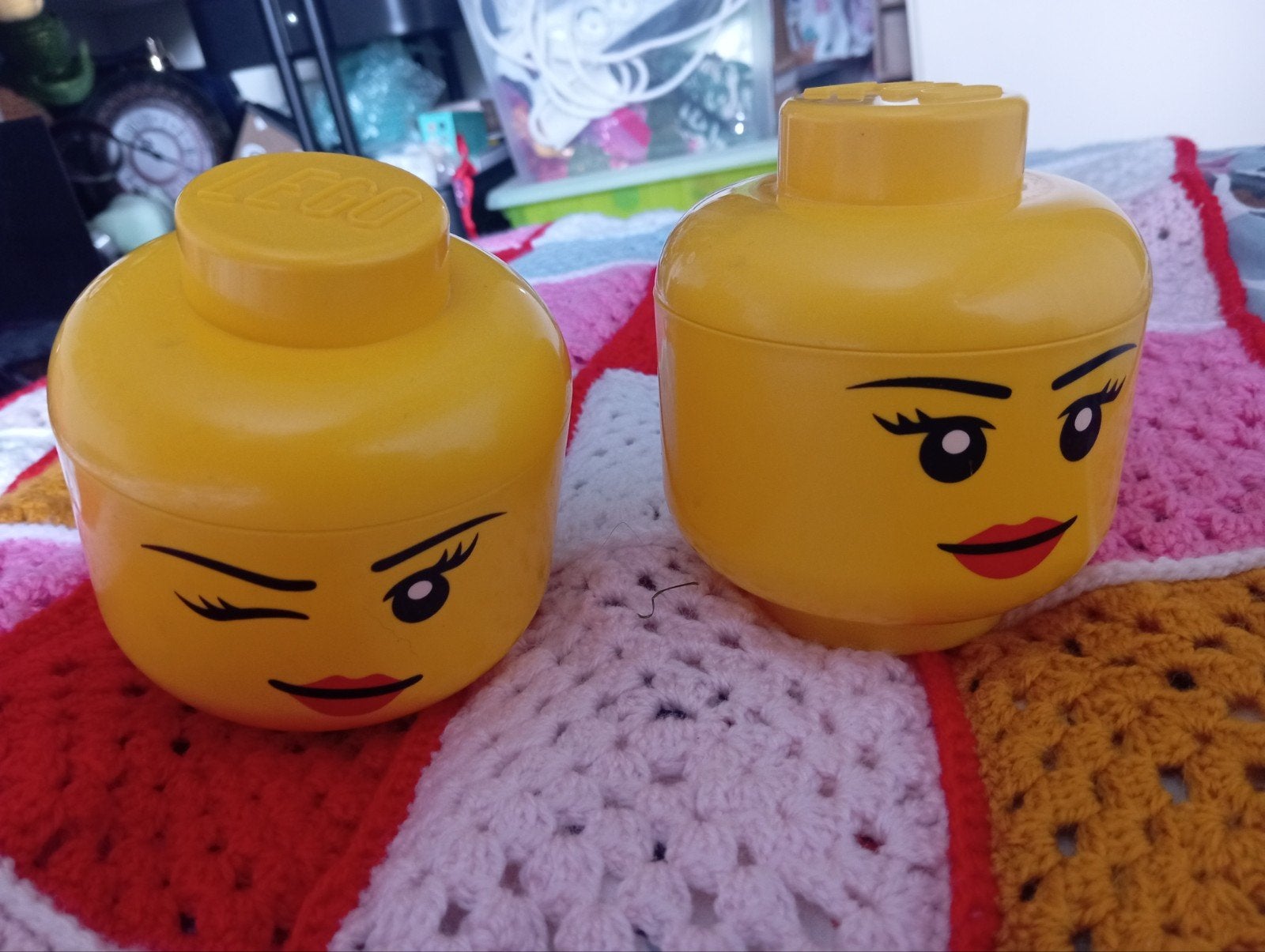 2x LEGO Opbergdoos Hoofd - Meisje Knippoog & Meisje, Kinderen en Baby's, Speelgoed | Duplo en Lego, Ophalen of Verzenden, Gebruikt