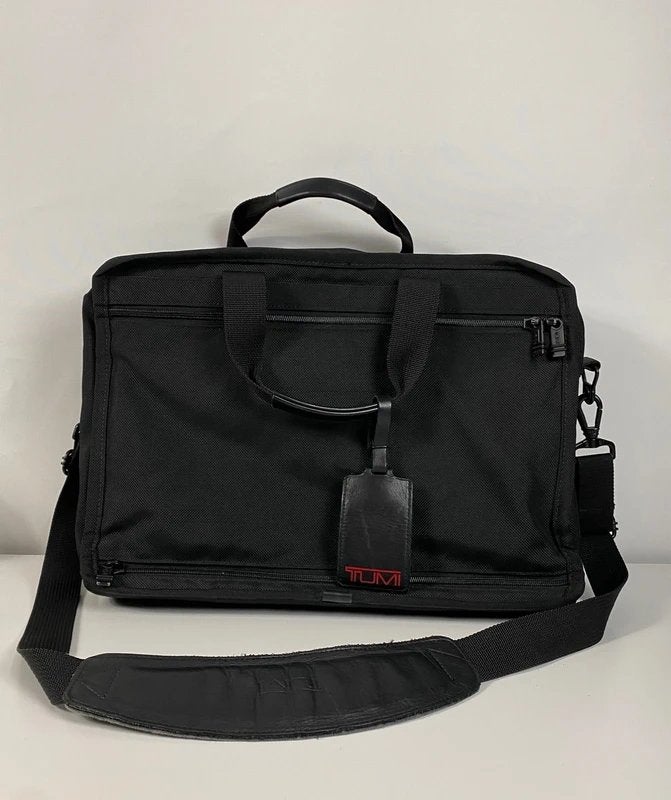 Laptoptas | Tumi, Schouderband, 17 inch of meer, Ophalen of Verzenden, Zo goed als nieuw