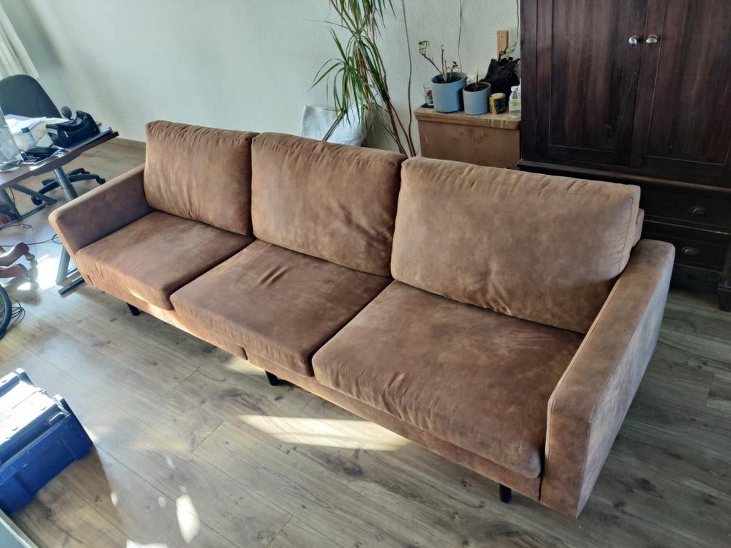 Comfortabele 3-zits bank bruin lang, Huis en Inrichting, Banken | Bankstellen, Ophalen, Gebruikt, Driepersoons, 75 tot 100 cm