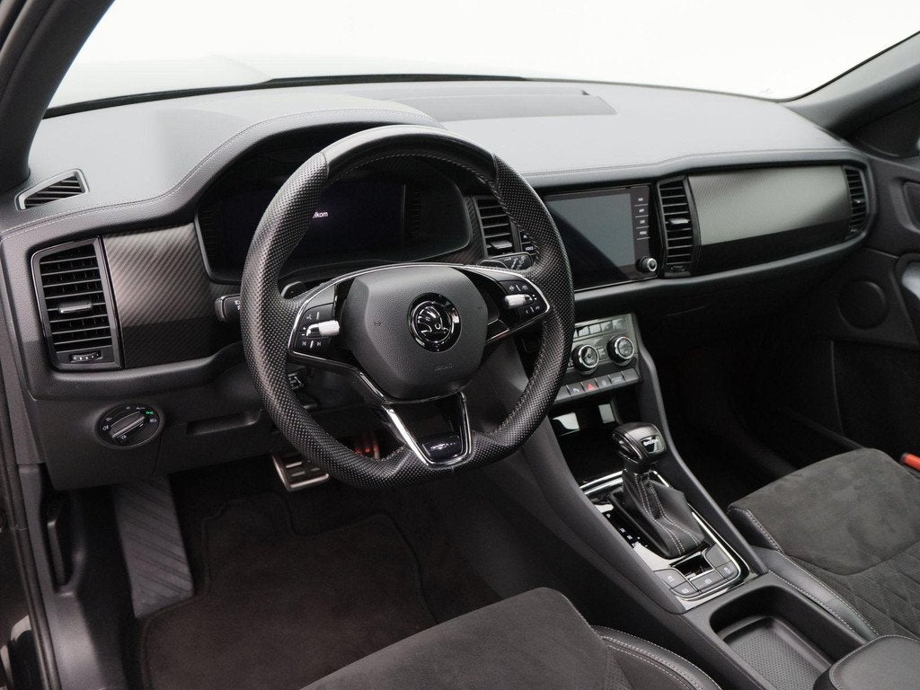 Skoda Kodiaq 1.5 TSi 150 Pk Sportline Business | Trekhaak |, 4 cilinders, 150 pk, Alcantara, Zwart