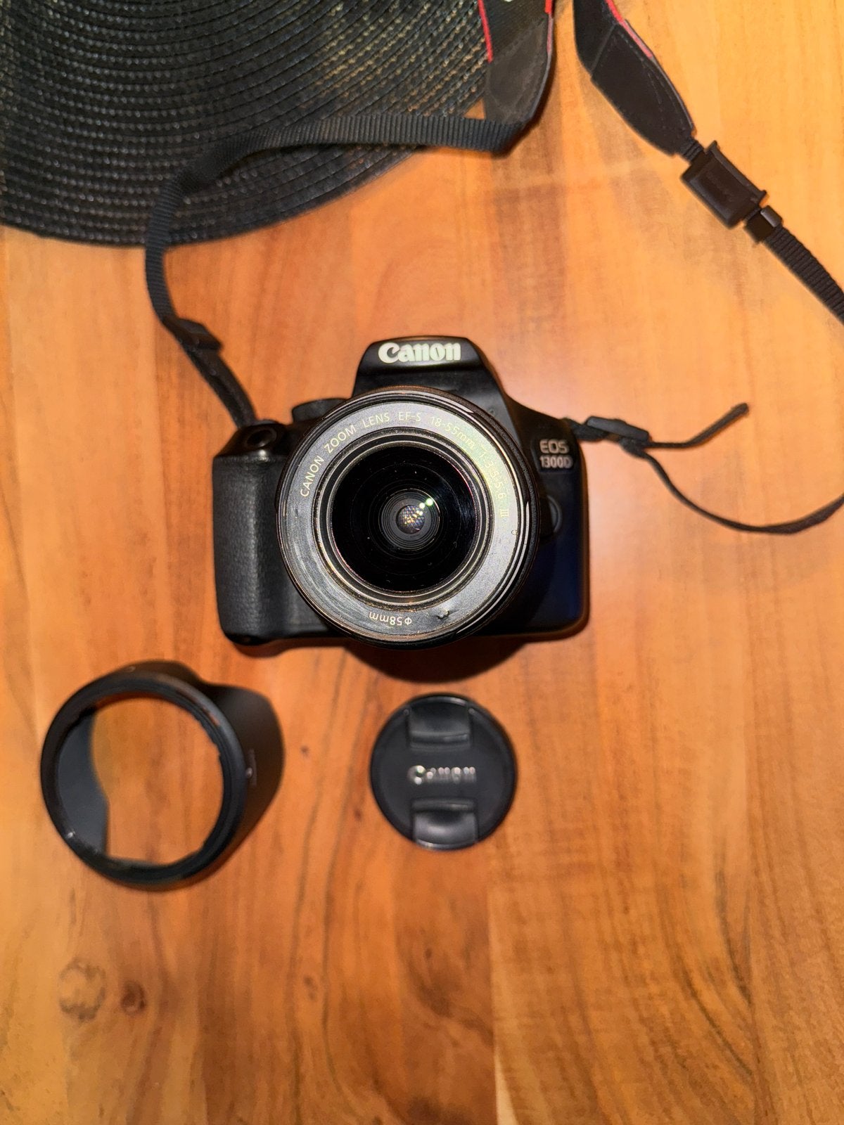 Canon EOS 1300D Spiegelreflexcamera met lens en accessoires, Audio, Tv en Foto, Fotocamera's Digitaal, Ingebouwde flitser, Spiegelreflex