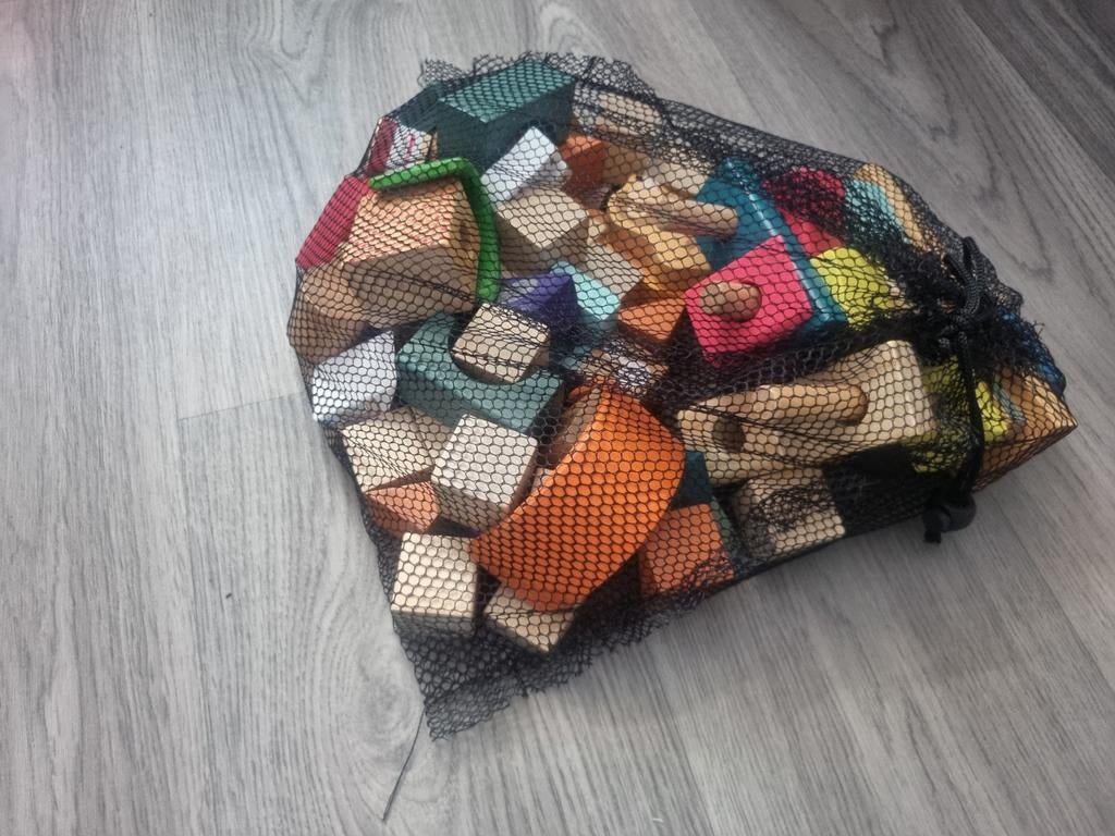 Houten bouwblokken in netje, Kinderen en Baby's, Speelgoed | Bouwstenen, Ophalen of Verzenden, Gebruikt