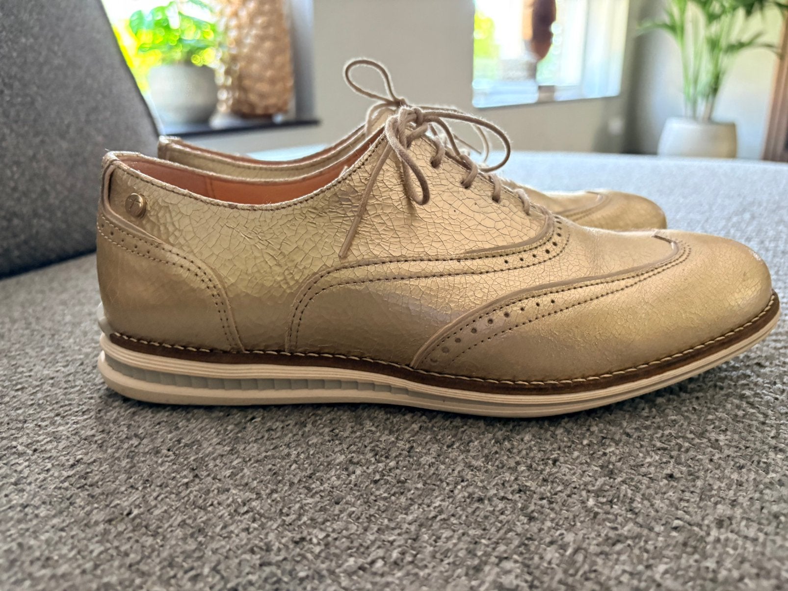Floris van Bommel gouden brogues maat 38,5., Kleding | Dames, Schoenen, Ophalen, Zo goed als nieuw, Overige kleuren, Schoenen met lage hakken