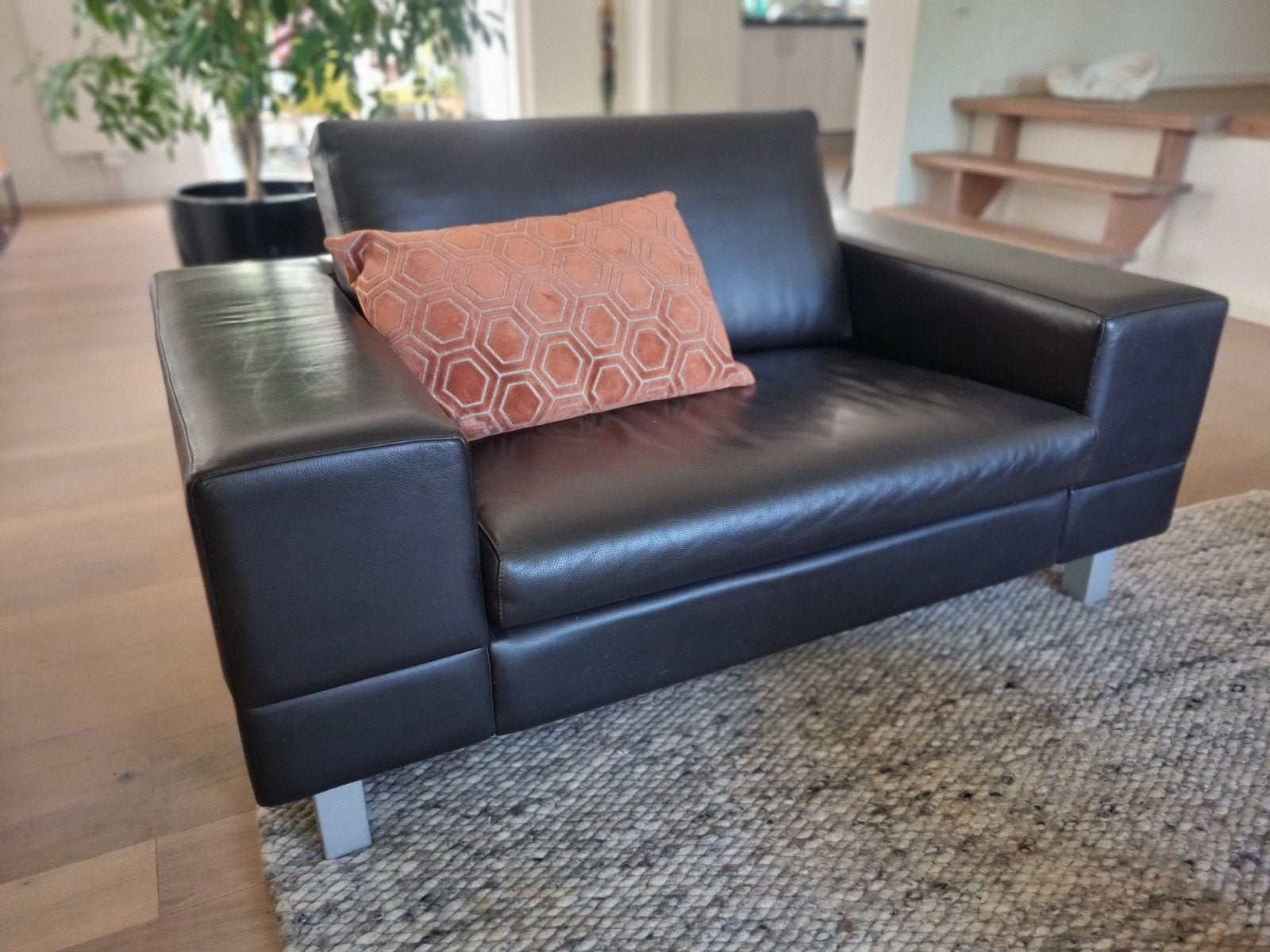 Lederen bankje love seat Leolux, Ophalen, Gebruikt, Tweepersoons, Minder dan 150 cm
