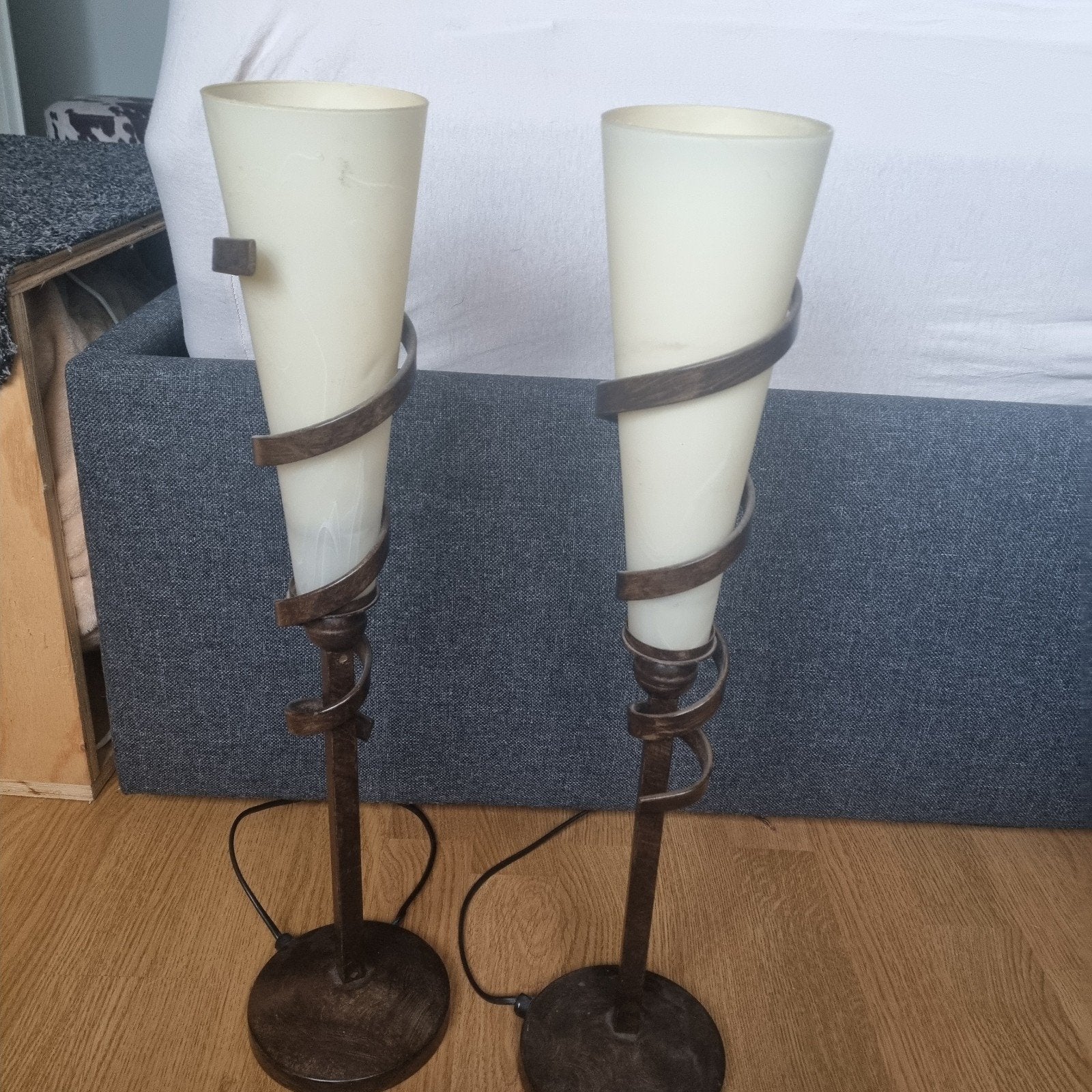 Set van 2 elegante tafellampen met spiraalvormig design, Huis en Inrichting, Ophalen, Gebruikt, Modern, Rustiek, Spiraaldesign