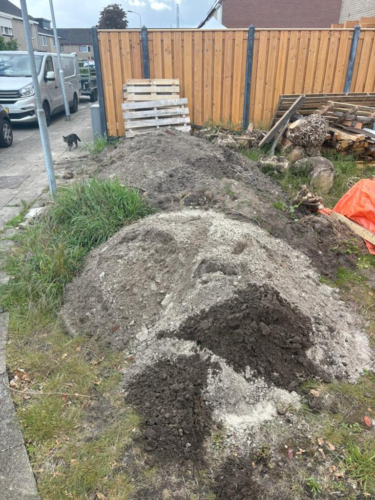 Zwarte grond / wit zand / gemengd, Tuin en Terras, Zand, Ophalen, Straatzand
