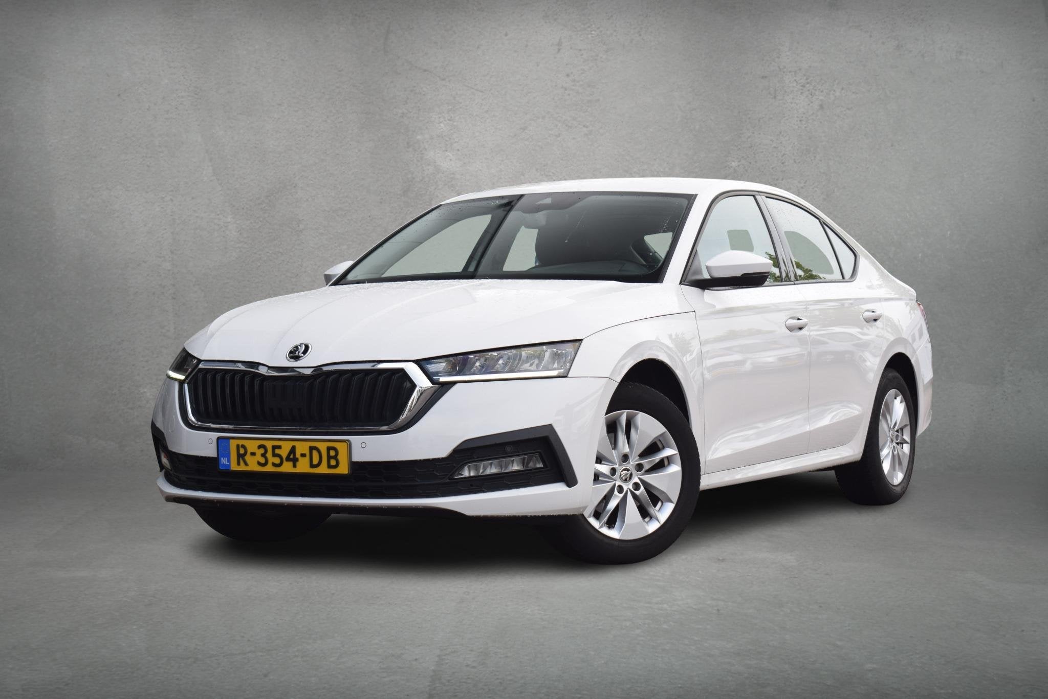 Skoda Octavia 1.0 TSI Business Edition | Apple CarPlay | Spo, Auto's, Stof, Gebruikt, 1210 kg, Wit