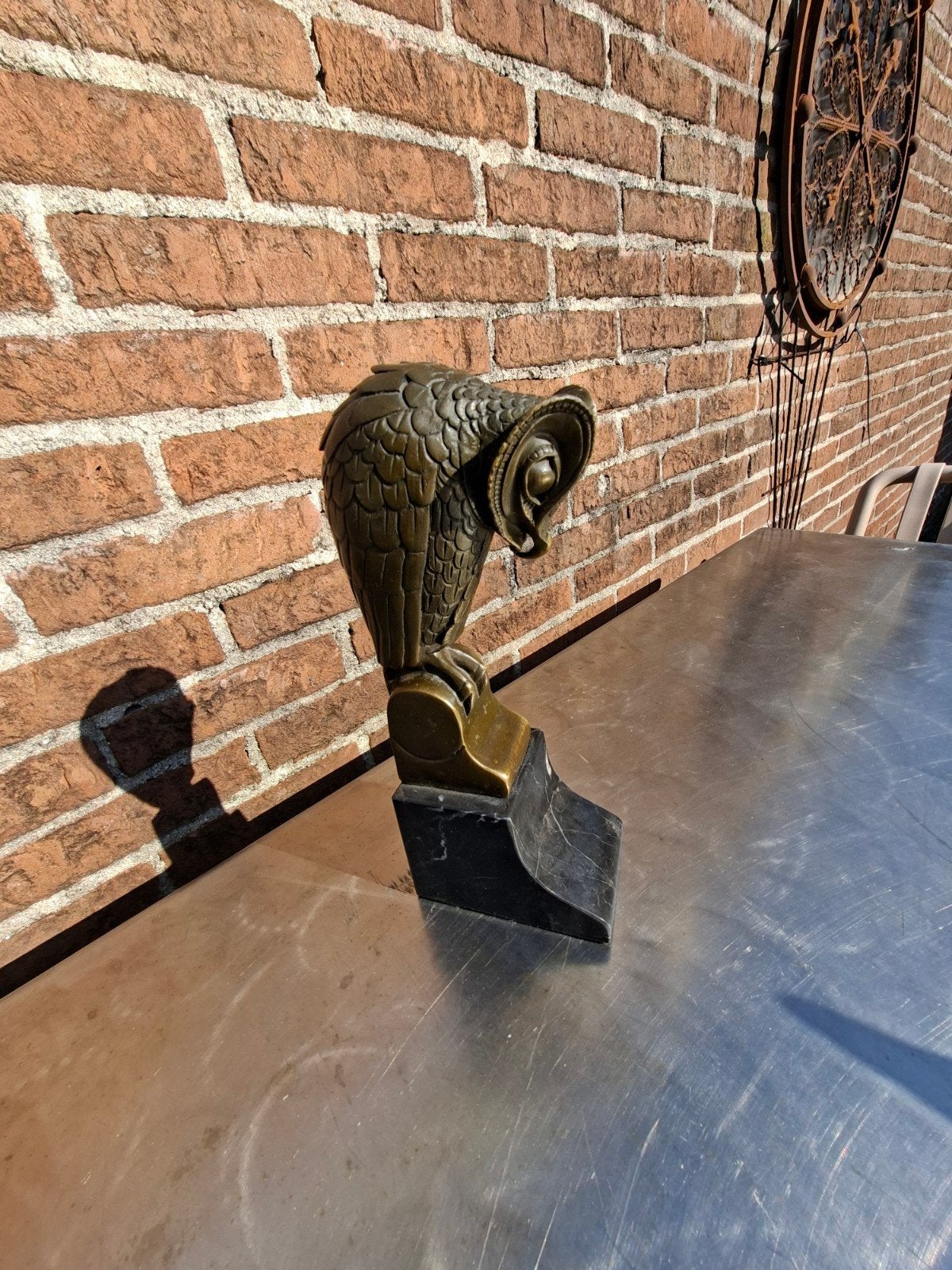 Bronzen uil op marmeren sokkel - gesigneerd M. de Costau, Ophalen of Verzenden