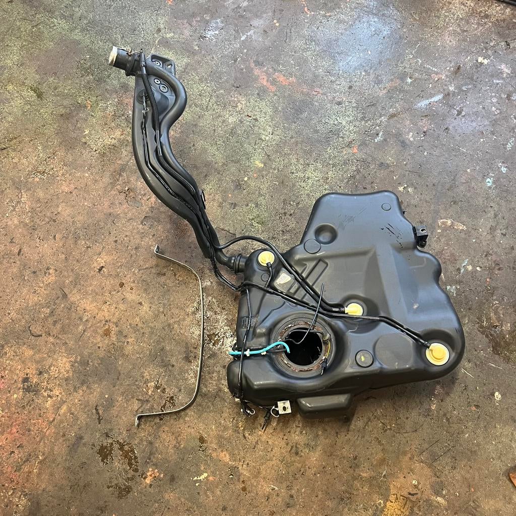 Originele VW brandstoftank + ophangbeugel – 1K0 201 085 M, Ophalen of Verzenden, Gebruikt, Seat