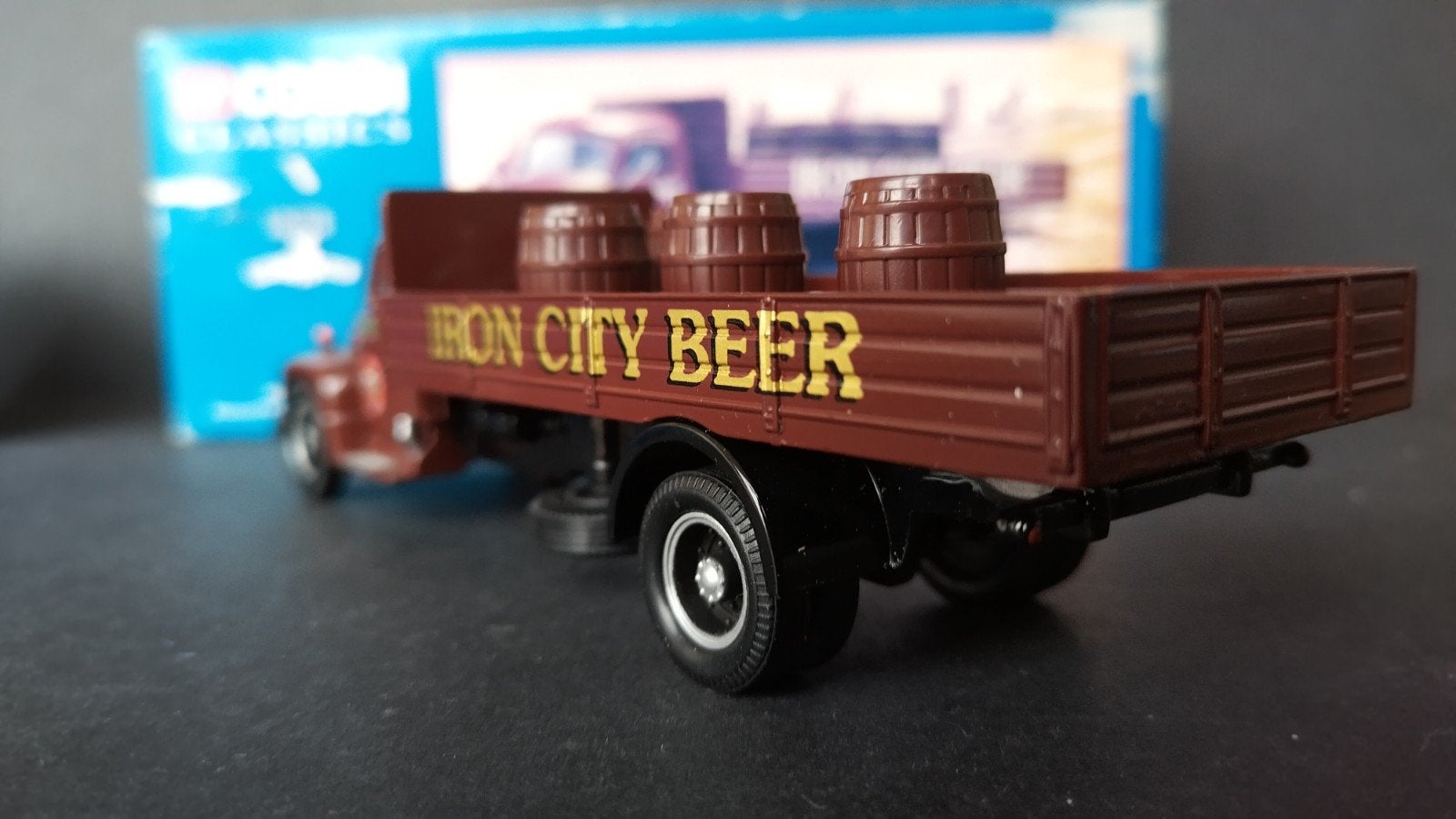 Diamond T 620 Dropside Iron City Beer 1:50 Corgi Pol, Auto, Verzenden, Nieuw, M