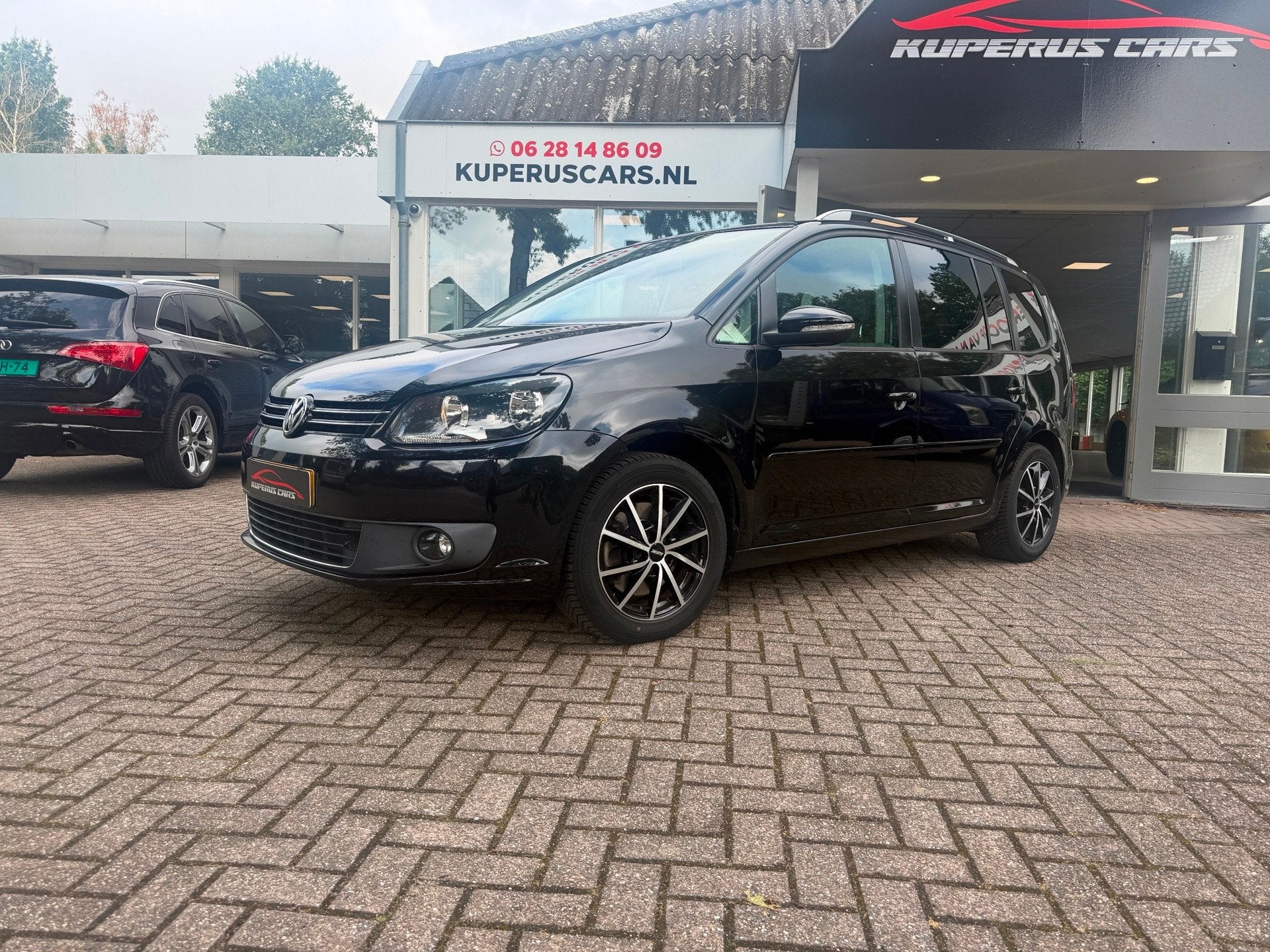 Volkswagen Touran 2.0 TDI Highline 140 pk Nieuwe Turbo/Trekh, Auto's, Euro 5, Stof, Gebruikt, Zwart