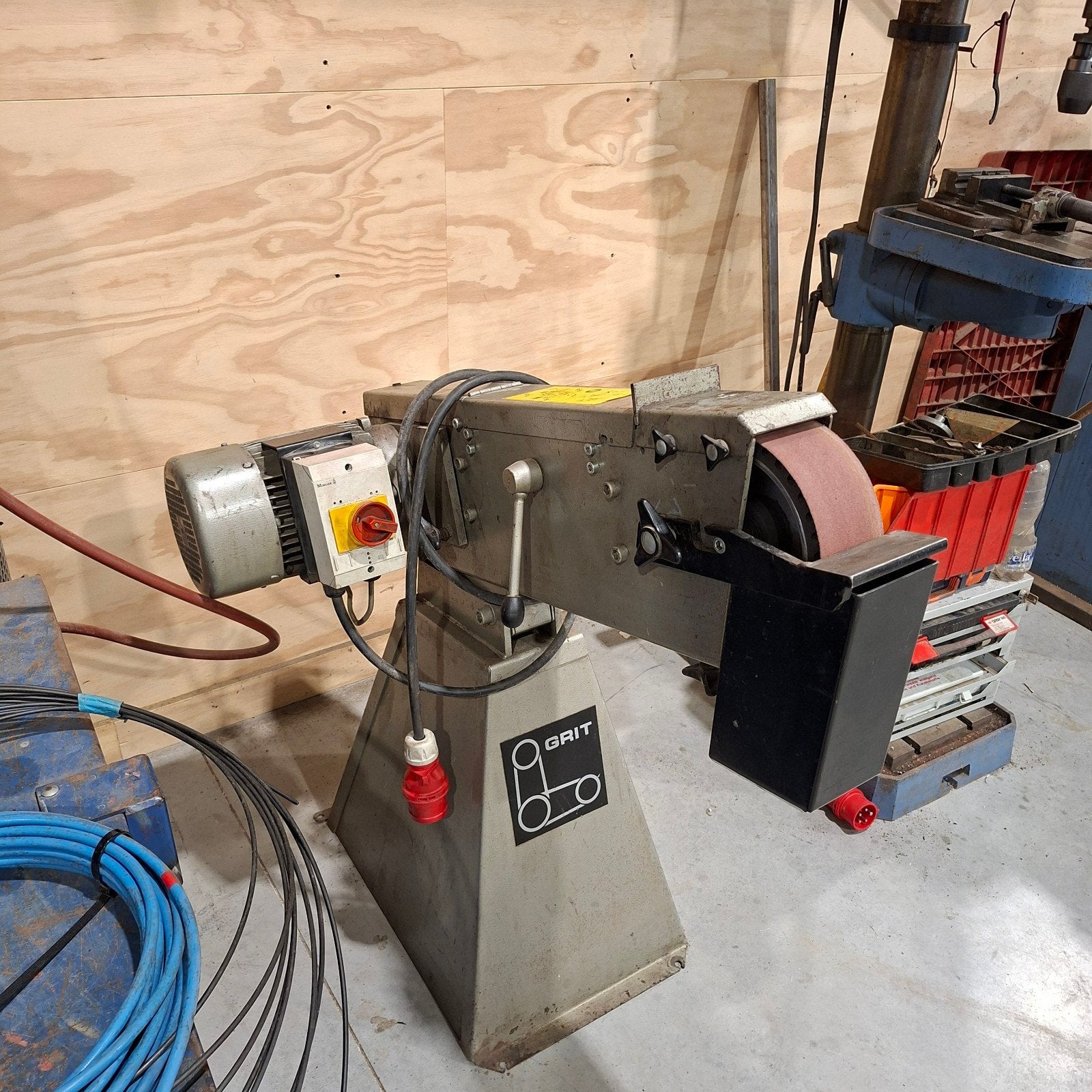 Te koop professionele schuurband machine merk GRIT 380v, Ophalen of Verzenden, Gebruikt