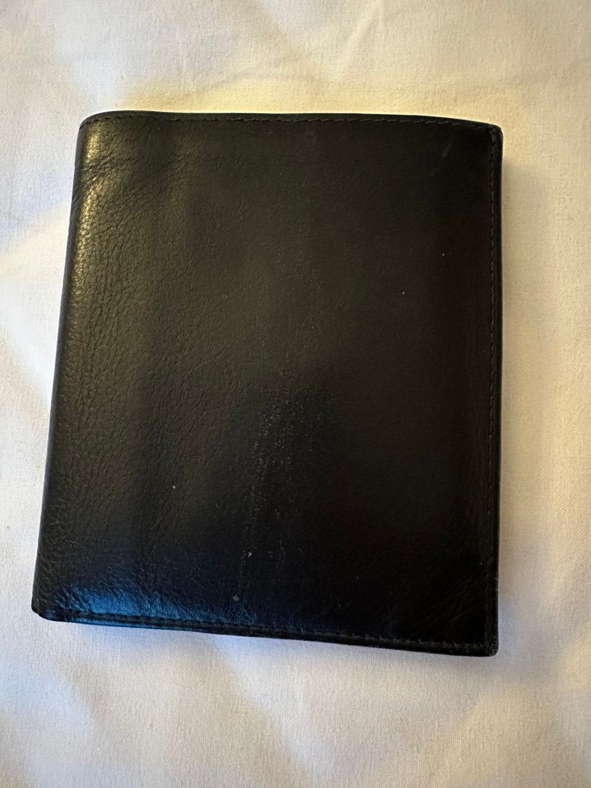 Classic Black Leather Wallet, Ophalen of Verzenden, Zo goed als nieuw, 10 inch, Bescherming voor- en achterkant