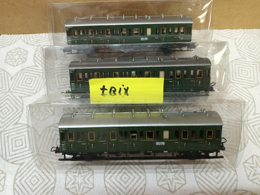 3 X TRIX RIJTUIGEN RIJD OP ROCO PIKO FLEISCHMANN LIMA, Gelijkstroom, Trix, Wagon, Ophalen of Verzenden