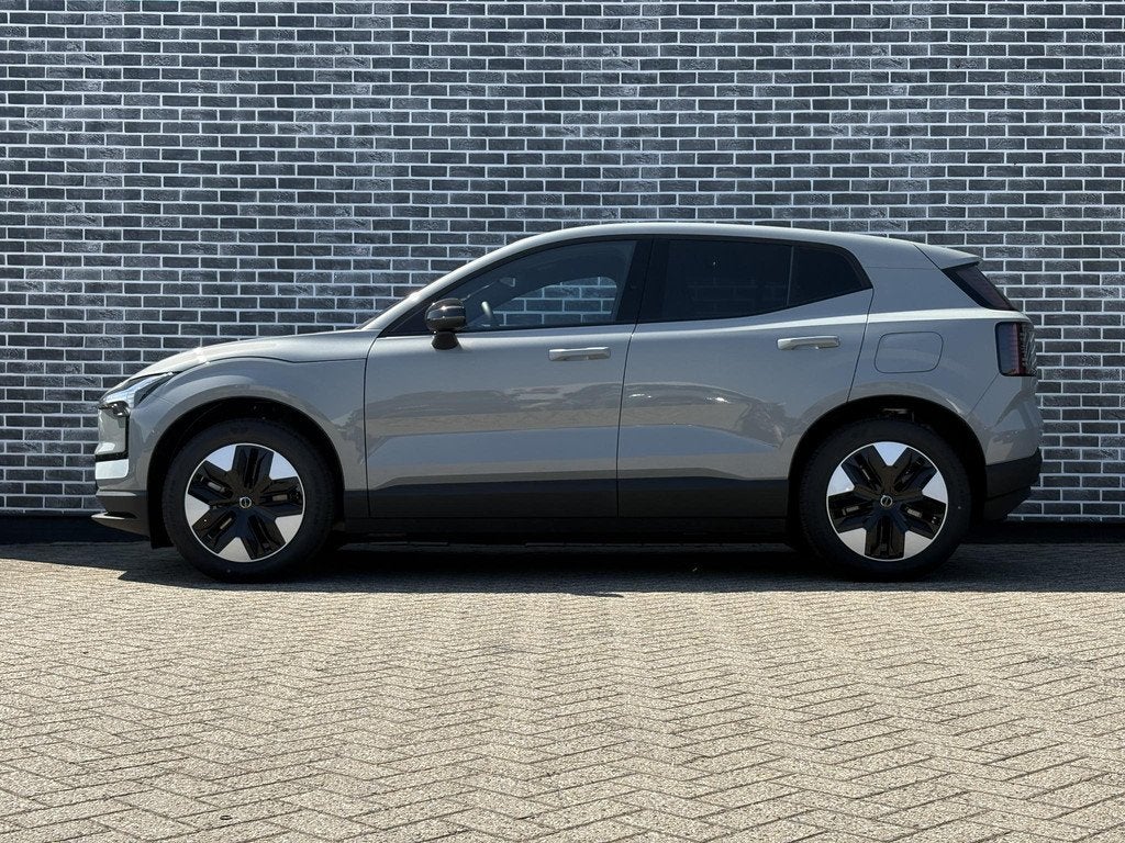 Volvo EX30 P3 Plus Europa 51 kWh | Extra getint glas achter, Auto's, Volvo, Automaat, Achterwielaandrijving, Leder en Stof, 337 km