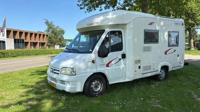Gezellige camper treinzit fransbed l=5,6 m goede staat, Caravans en Kamperen, Campers, Standaard zit, Ringverwarming, Fiat, 7 tot 12 maanden geleden