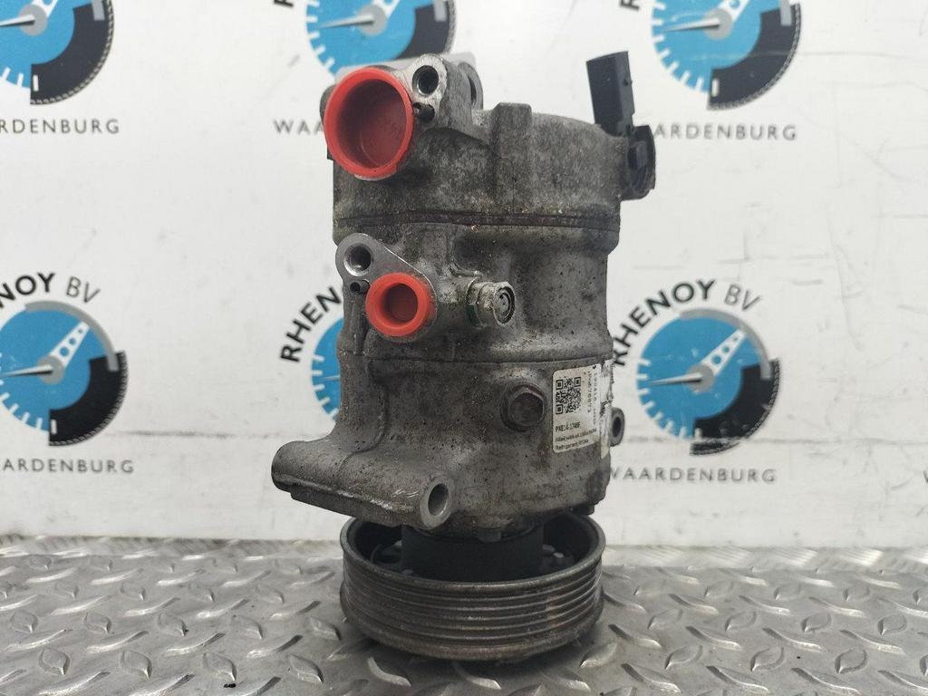 VOLKSWAGEN PASSAT AIRCO COMPRESSOR / AIRCOPOMP 2013, Ophalen of Verzenden, Gebruikt, Stiba lid