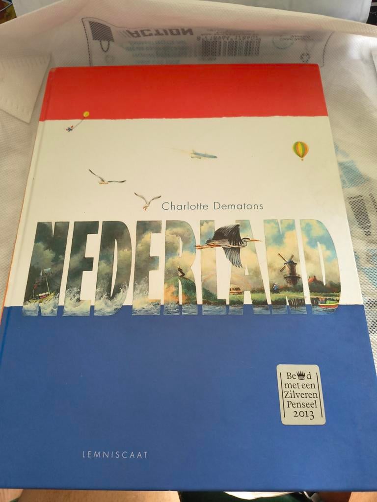 Charlotte dematons Nederland 2013 hardcover, Ophalen of Verzenden, Gelezen