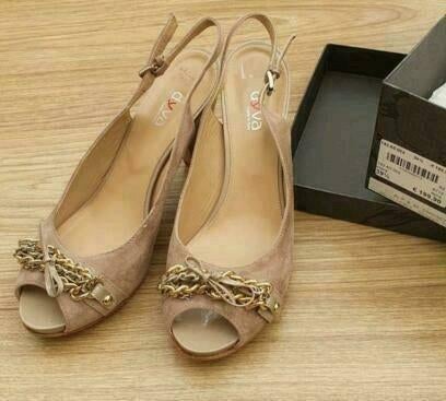 Dyva supermooie nieuwe beige leren pumps 39,5 open teen., Kleding | Dames, Schoenen, Pumps, Beige, Ophalen of Verzenden, Zo goed als nieuw