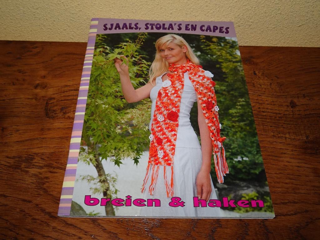 Zeeman: Sjaals, stola's en capes breien en haken, Ophalen of Verzenden, Zo goed als nieuw, Breien, Patroon of Boek