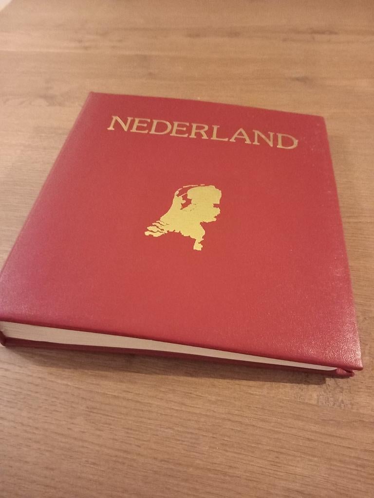 Nederland postfrisse verzameling in luxe Importa II, Postzegels en Munten, Postzegels | Volle albums en Verzamelingen, Ophalen of Verzenden