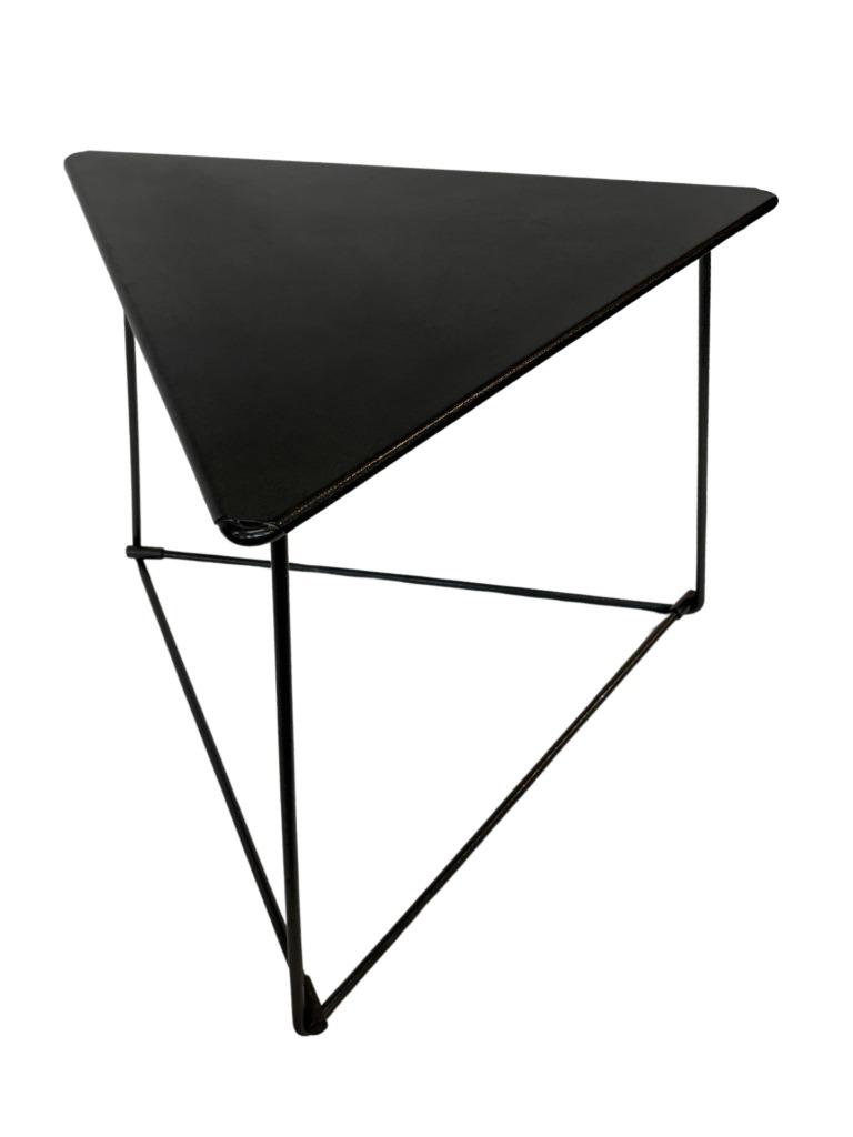 Vintage driehoekige "Oti" bijzettafel Niels Gammelgaard Ikea