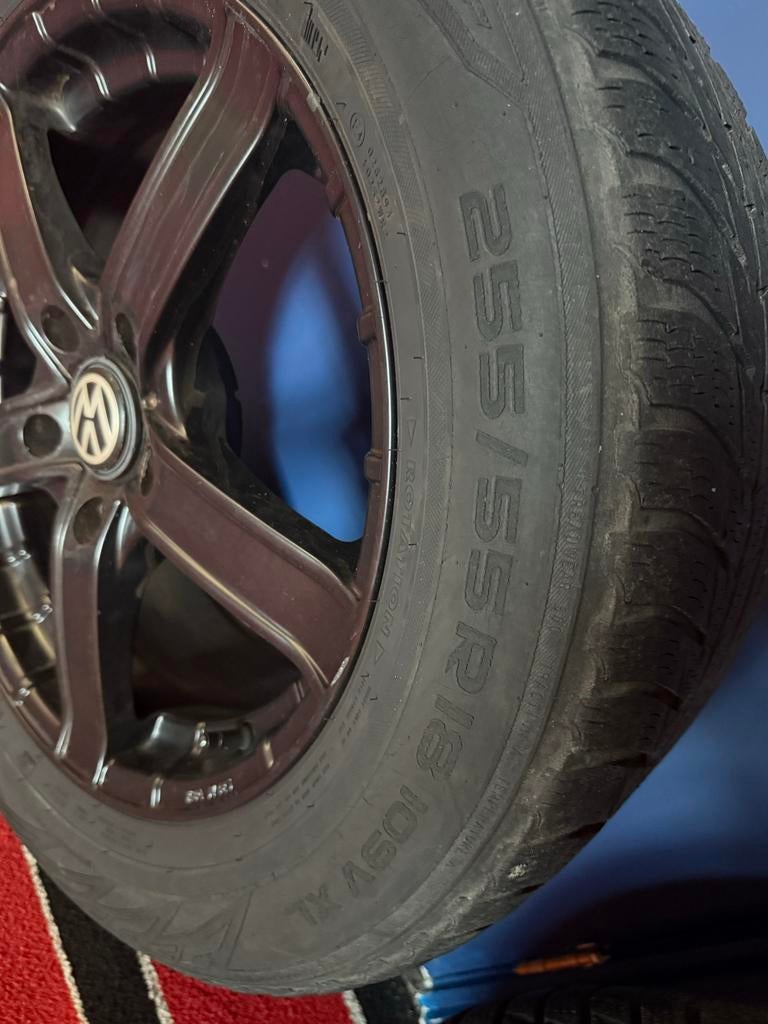 VW Velgen met Winterbanden 255/55R18, 18 inch, Gebruikt, 255 mm, Banden en Velgen