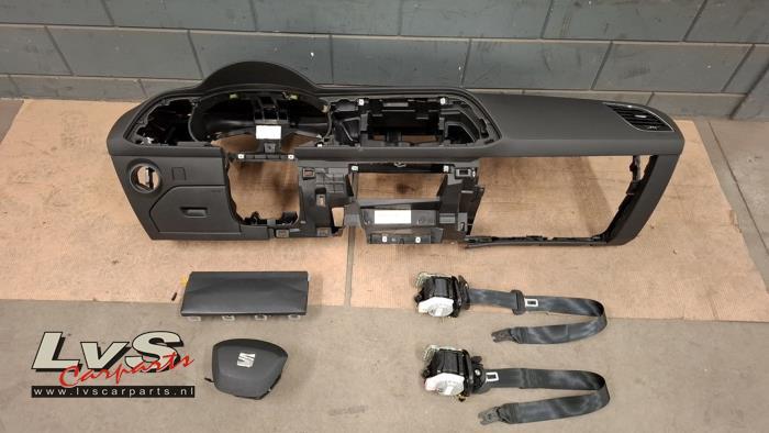 Airbag set + dashboard van een Seat Leon, Auto-onderdelen, Gebruikt, -, -, Ophalen of Verzenden