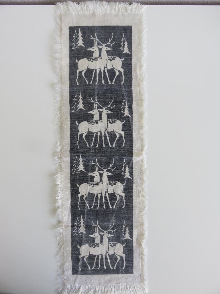 vintage scandinavische stoffen tafelloper herten, Ophalen of Verzenden, Huis en Inrichting