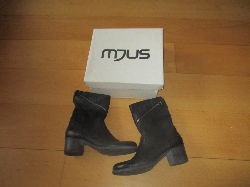 laarzen Mjus mt 42, Kleding | Dames, Schoenen, Zwart, Lage of Enkellaarzen, Ophalen of Verzenden, Zo goed als nieuw
