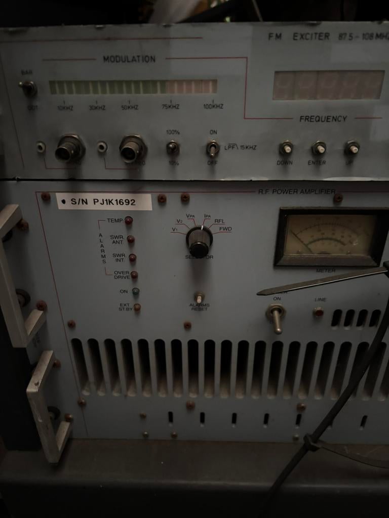1kw zender, Telecommunicatie, Ophalen, Zo goed als nieuw, Zender
