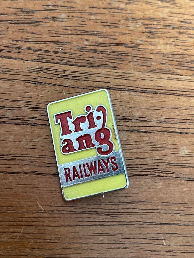 Vintage Tri-ang Railways Pin Badge, Ophalen of Verzenden, Gebruikt, Trein, Overige typen