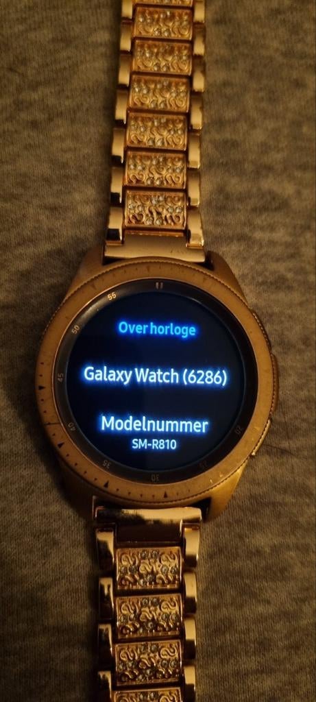 Galaxy smartwatch SM R810.Met verschillende bandjes, Verzenden, Zo goed als nieuw, Zwart, Android