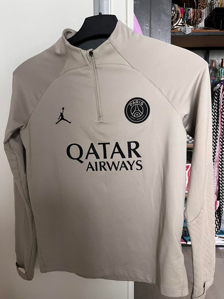 Nike Longsleeve Jordan Paris Saint Germain 147 - 158, Maat XS of kleiner, Ophalen of Verzenden, Zo goed als nieuw, Schoenen