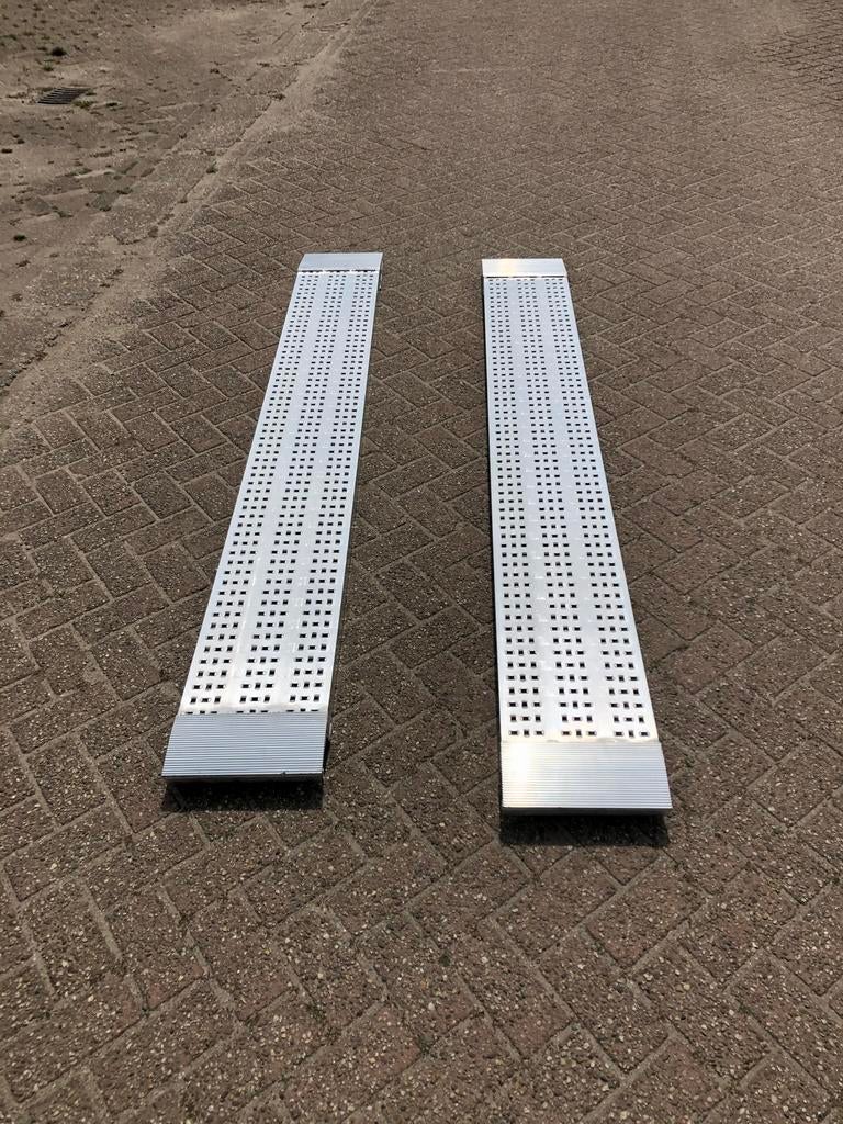 Nieuwe aluminium oprijplaten 244x30 1700kg per set rijplaten, Ophalen, Nieuw