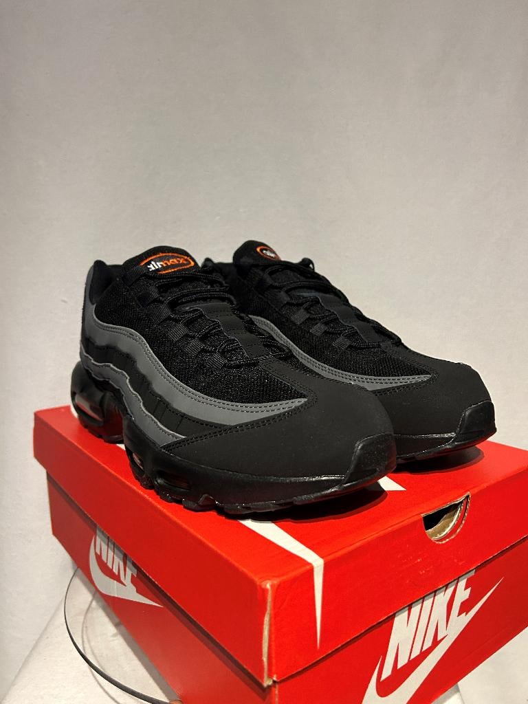 NIEUW IN DOOS! Maat 46 - Nike Air Max 95 Safety Orange Black, Verzenden, Zwart, Nike, Nieuw