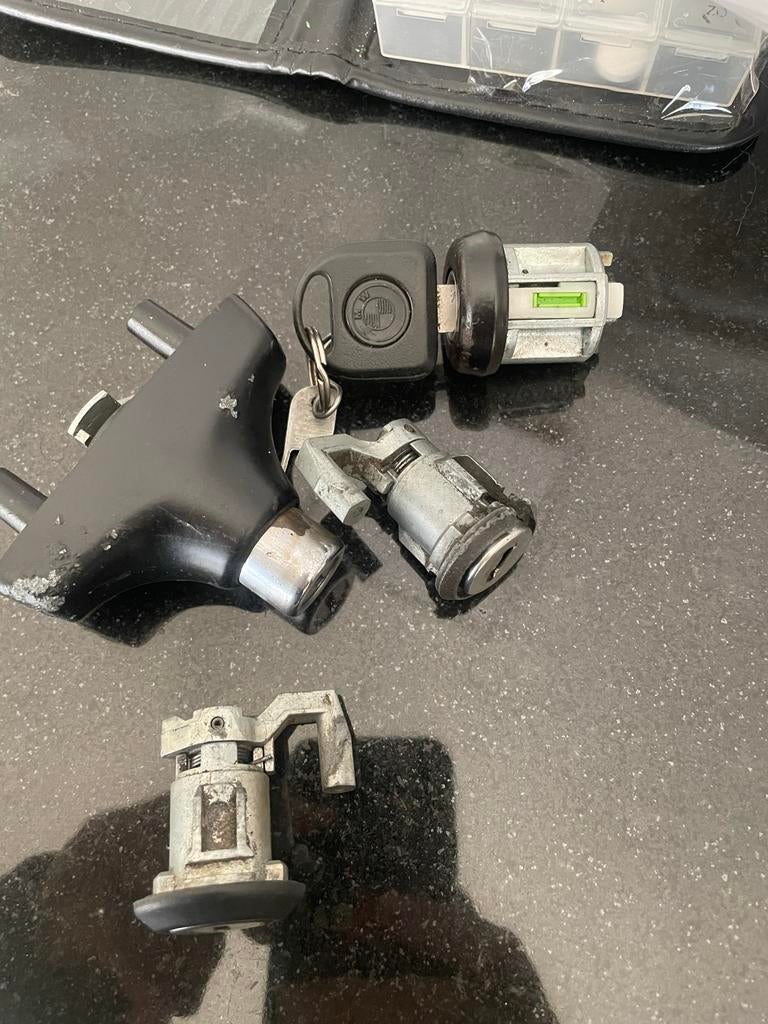 BMW E30 Slotset met 1 Sleutel, Gebruikt, Ophalen of Verzenden, BMW, Voor