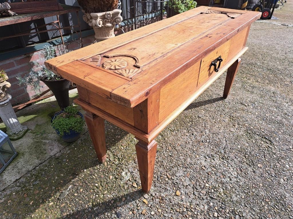 Grote oude spaanse sidetable, haltafel, Huis en Inrichting, Tafels | Sidetables, Ophalen of Verzenden, Zo goed als nieuw