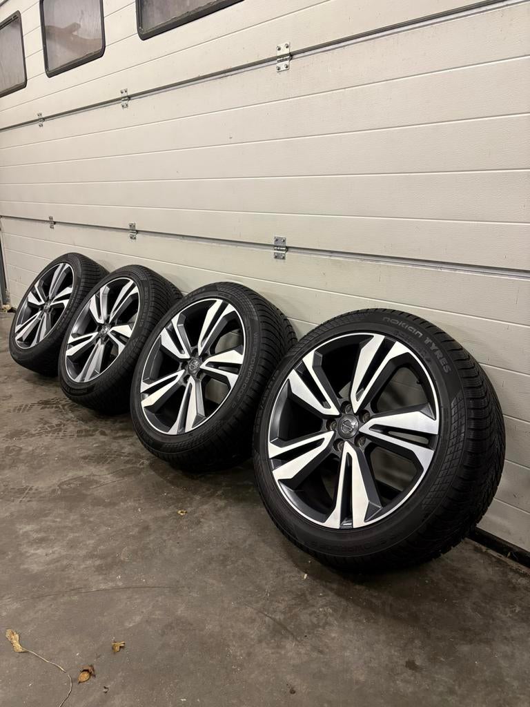 Volvo V60 Cross Country 19 inch winterset schadevrij 6+ mm, Auto-onderdelen, Gebruikt, Banden en Velgen, Winterbanden, Nvg