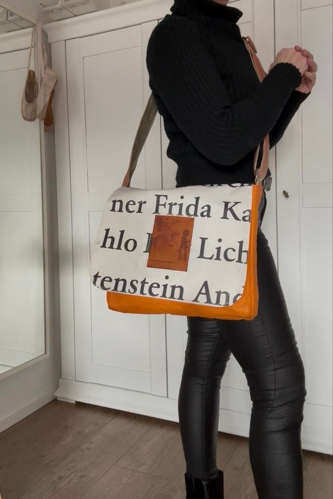 Frida Kahlo schoudertas leer collectors item!, Ophalen of Verzenden, Zo goed als nieuw, Oranje, Schoudertasje