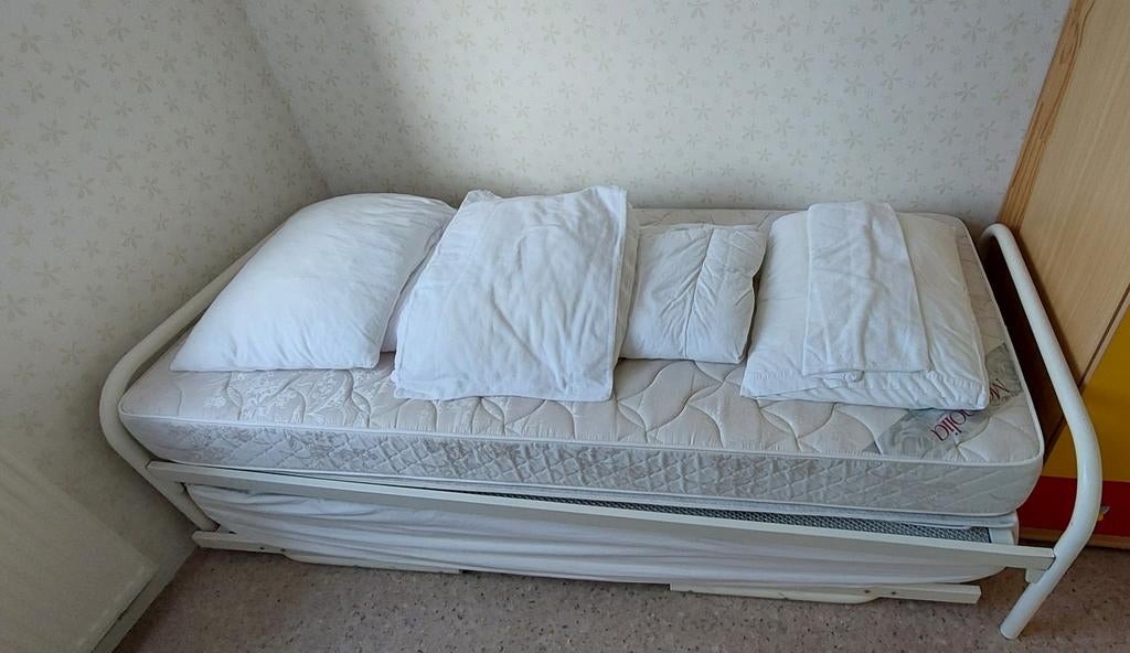 Logeerbed met uitschuifbaar 2e bed, incl. Beddengoed, Ophalen, 90 cm, Wit, Tweepersoons