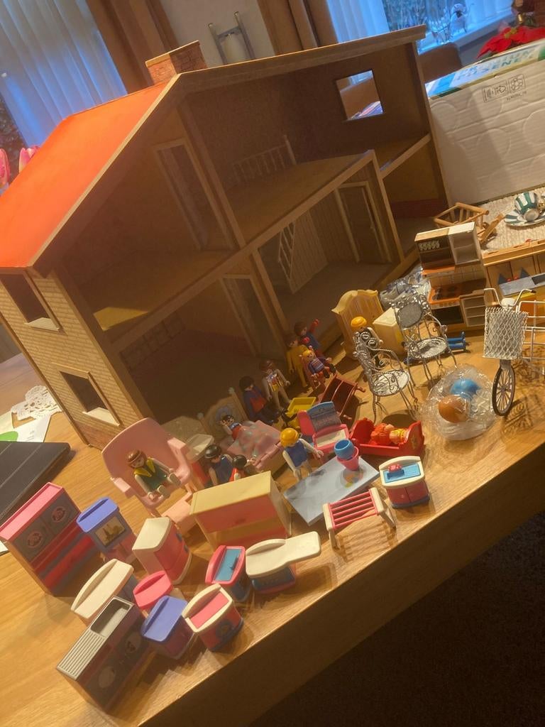 Groot poppenhuis meubels popjes miniatuur, Ophalen, Gebruikt, Poppenhuis