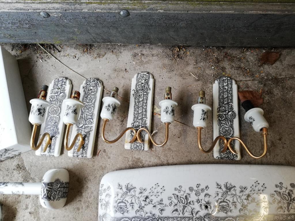 unieke wastafels op zuil zwart decor, bidet en accessoires, Huis en Inrichting, Ophalen, Zo goed als nieuw