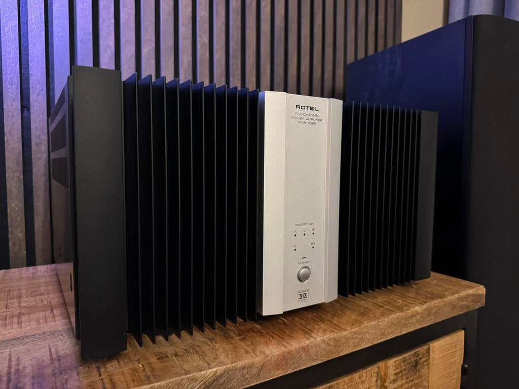 Mooie Rotel RMB-1095 Eindversterker - 5x200W, Overige merken, Ophalen of Verzenden, Zo goed als nieuw, /