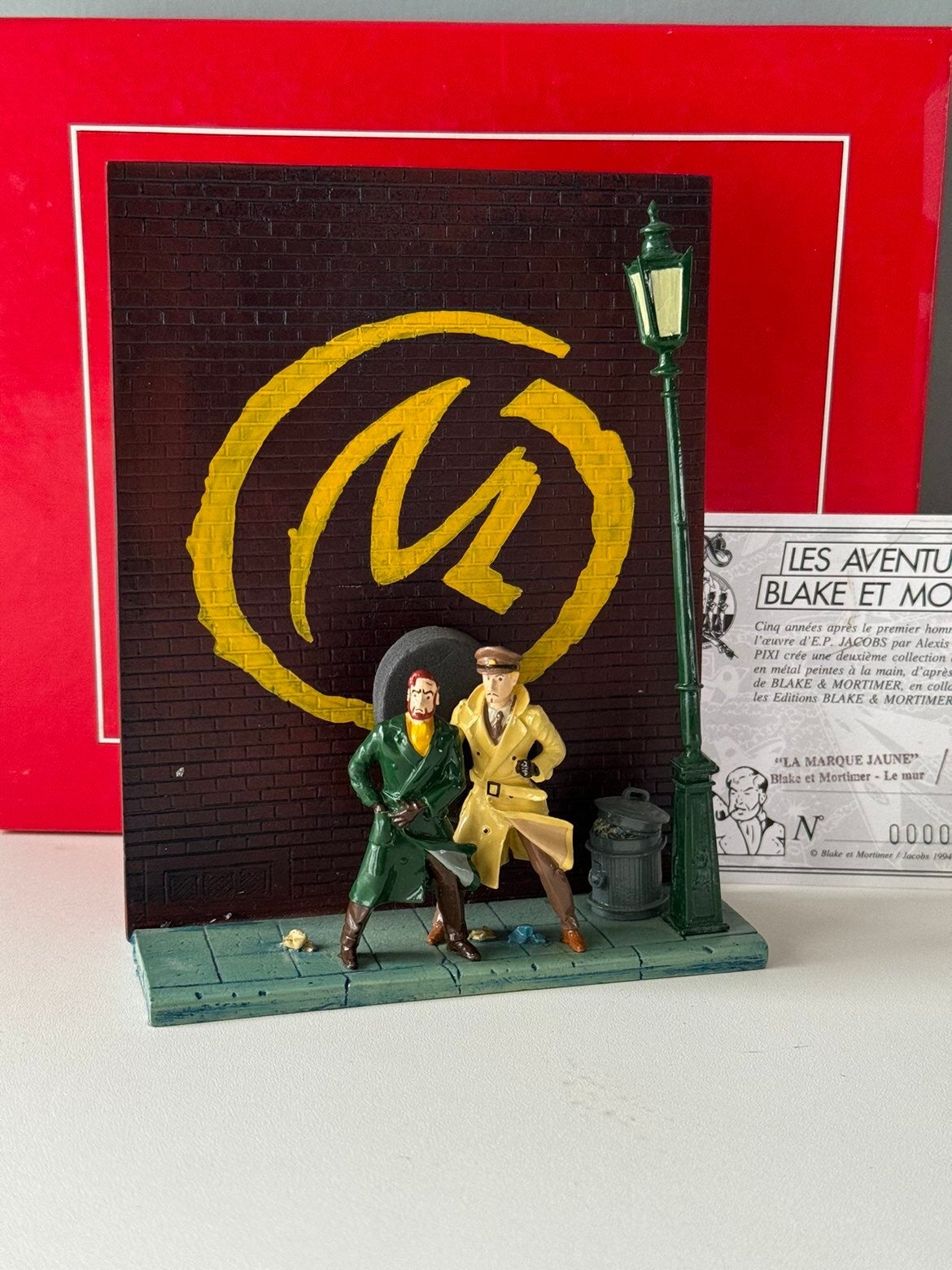 De gele muur Blake en Mortimer Pixi, Verzamelen, Ophalen of Verzenden, Asterix en Obelix, Zo goed als nieuw, Beeldje of Figuurtje