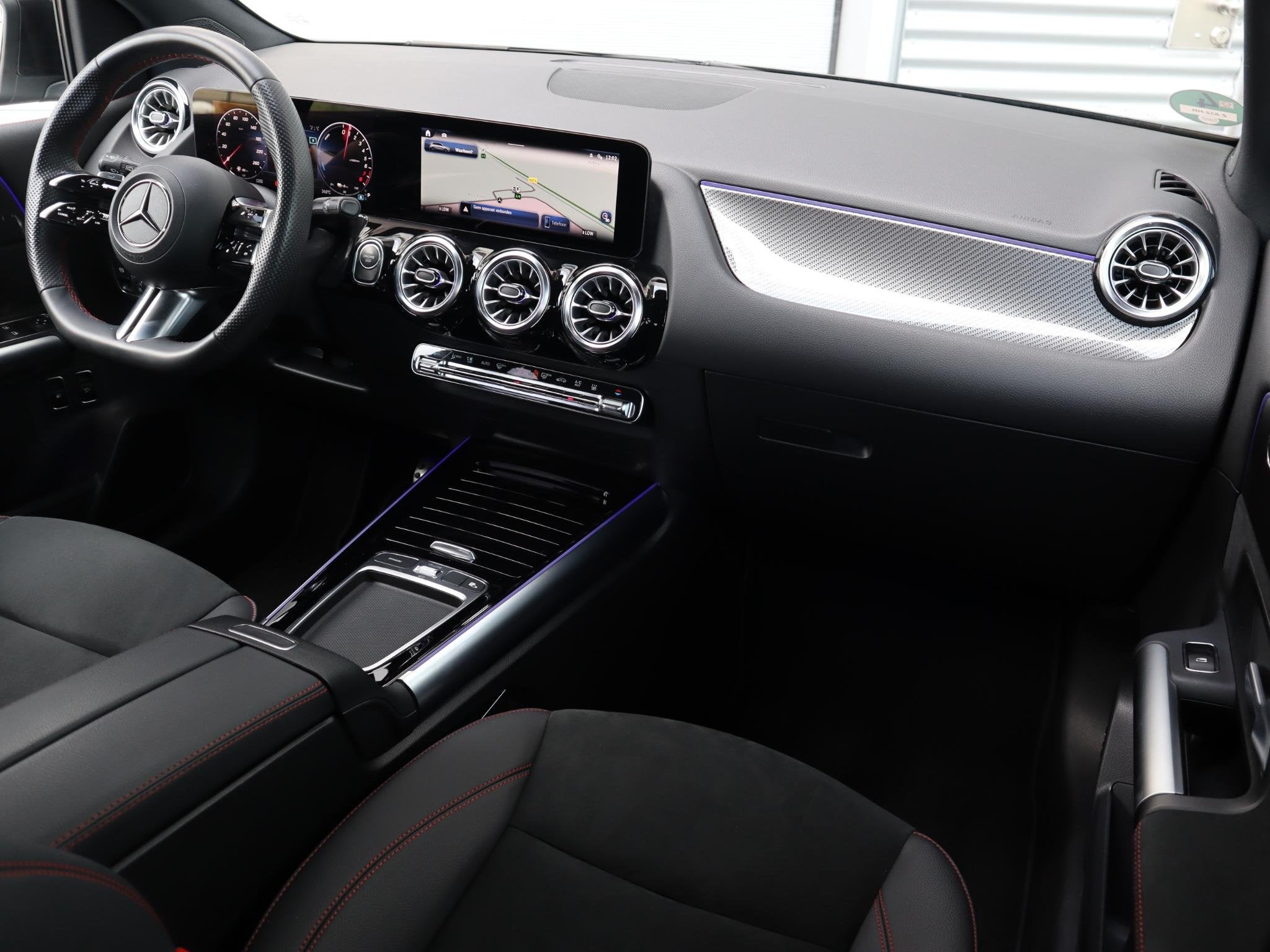Mercedes-Benz B-klasse 250 e AMG Line l Keyless l Achteruitr, Stof, Gebruikt, 4 cilinders, 16 kWh