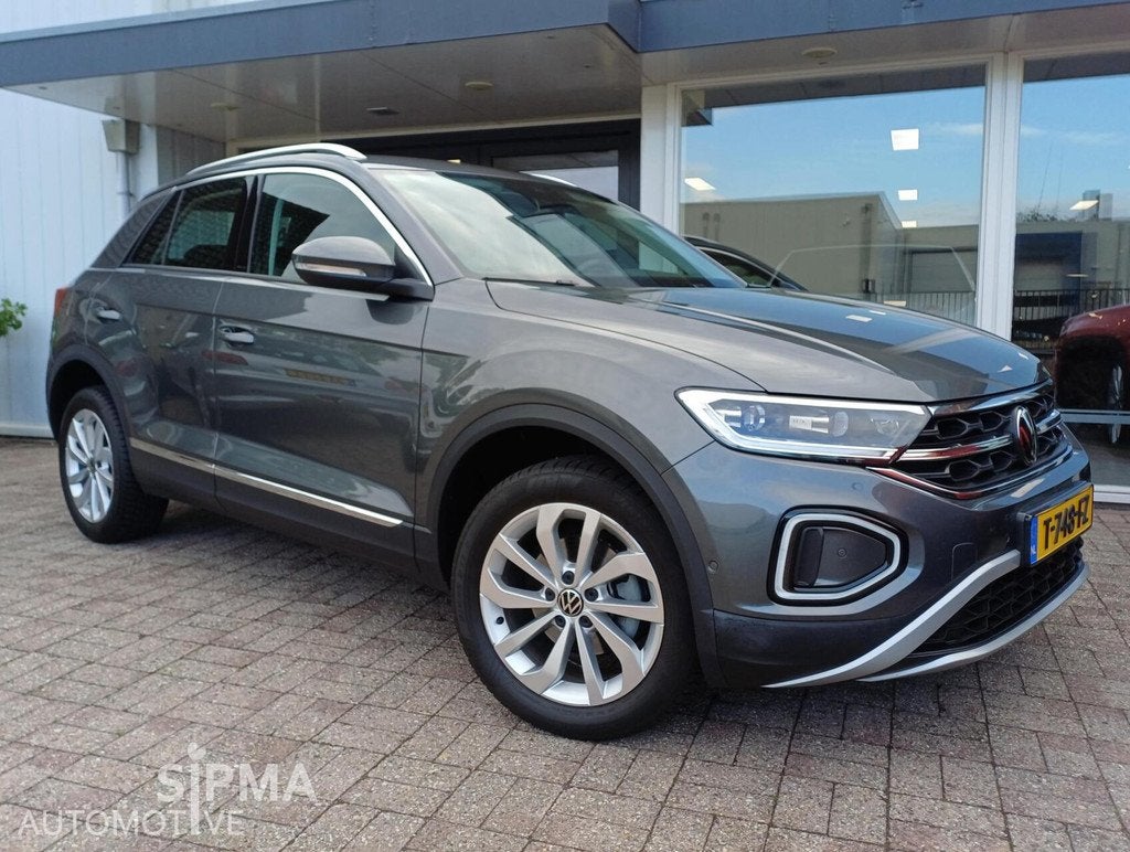 VW T-Roc 1.5 TSI Style/Automaat/Led/Carplay/17"/150pk/2022, 1258 kg, 4 cilinders, 150 pk, Alcantara