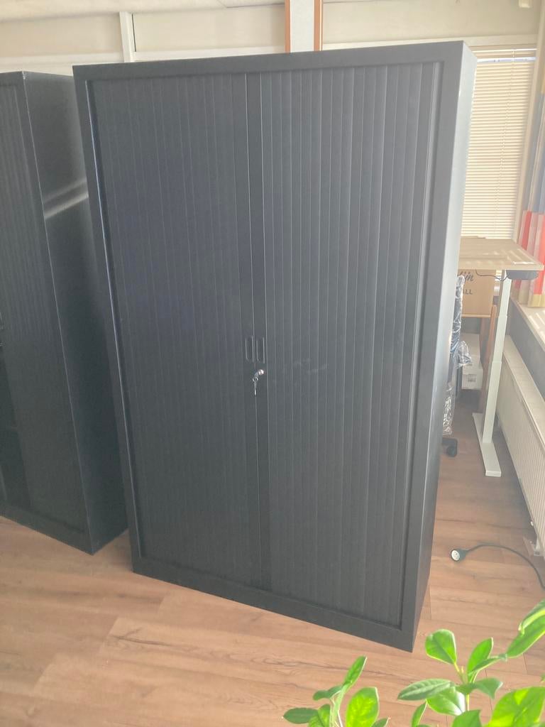 Gebruikte roldeurkasten zwart, Huis en Inrichting, Kasten | Roldeurkasten en Archiefkasten, Ophalen, Zo goed als nieuw, 25 tot 50 cm