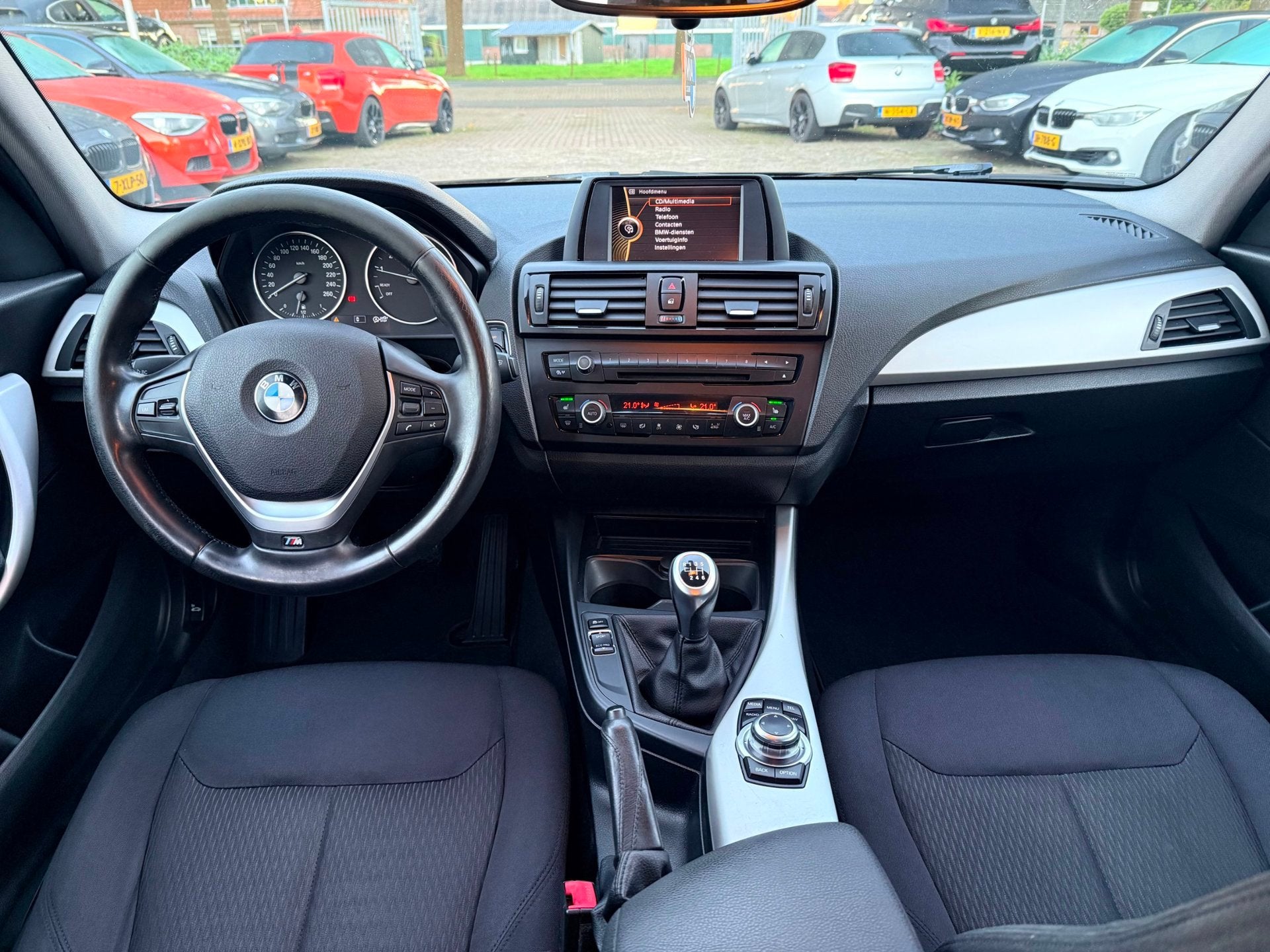 BMW 1-serie 114i Business|Nieuwe Ketting + Klepseals|Stoelve, Auto's, 1-Serie, Euro 5, Gebruikt, Zwart